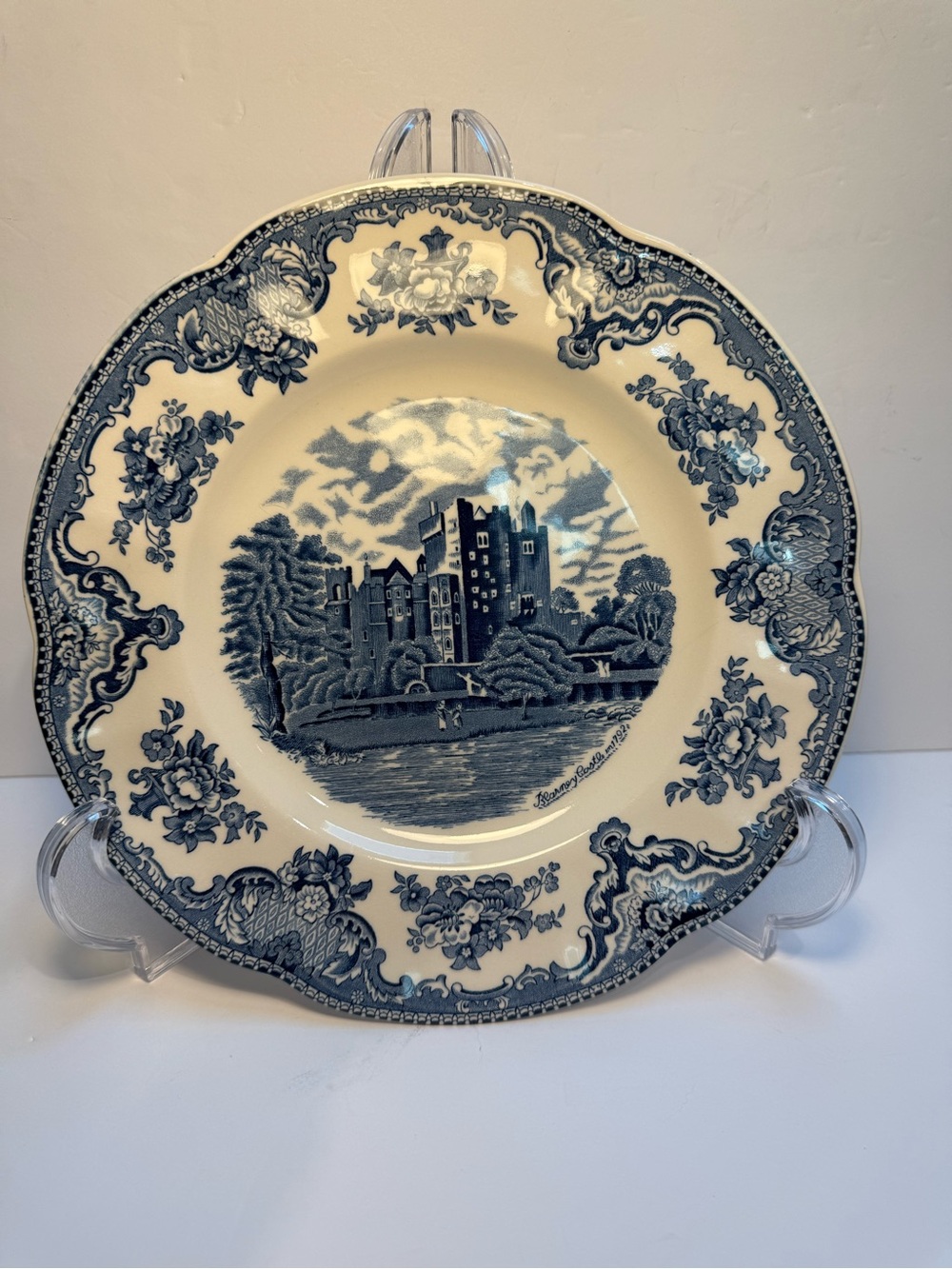 Johnson Brothers Old Britain Castles Blue  Dinner Plate 5744750